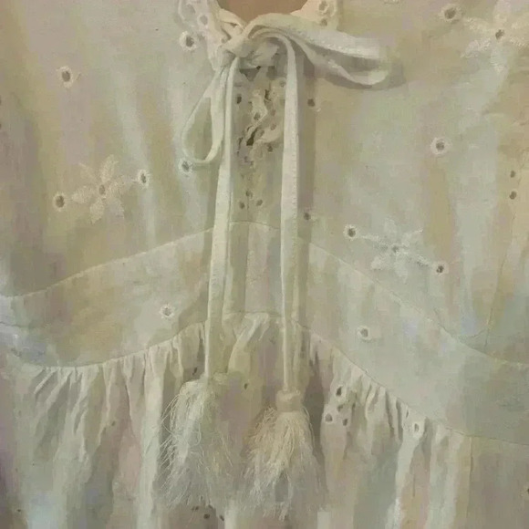 Torrid Eyelet 3/4 sleeve - Picture 4 of 7